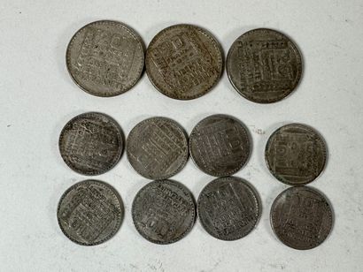 Ensemble comprenant :
- 3 pièces de 20 francs...