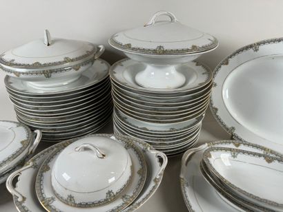 Partie de service de table en porcelaine...