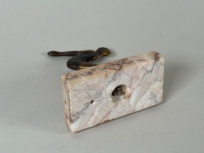 CUY (XXe).
Le plongeur.
Petit sujet en bronze...