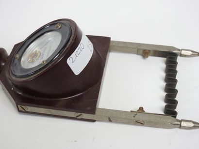 Battery tester (voltmeter on load resistor)...