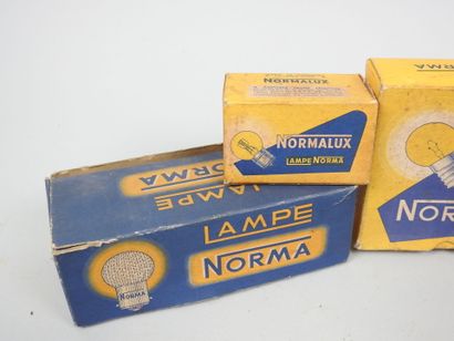 Lot of three new 6V headlight bulbs in original...
