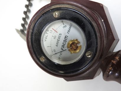 Battery tester (voltmeter on load resistor)...