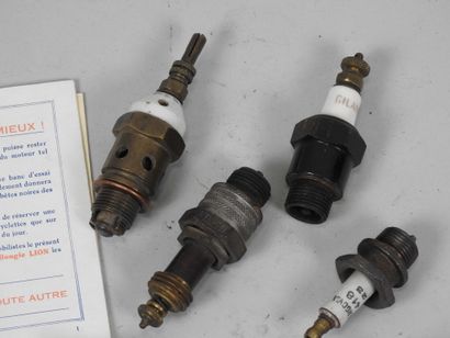 Lot of 8 candles from the 20's to the 30's:...