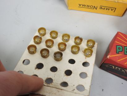 Lot of three new 6V headlight bulbs in original...