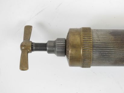 Set of two TECALEMIT grease guns, circa 1930.
Length:...