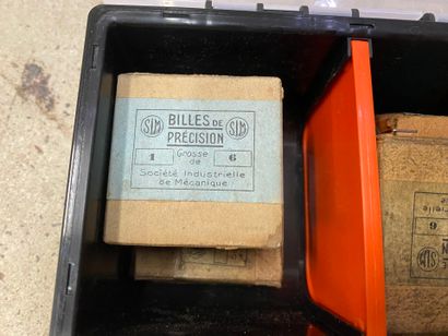 Lot of boxes of calibrated bearing balls...