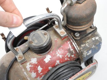 DUNLOP compressor manufactured by Luchard...