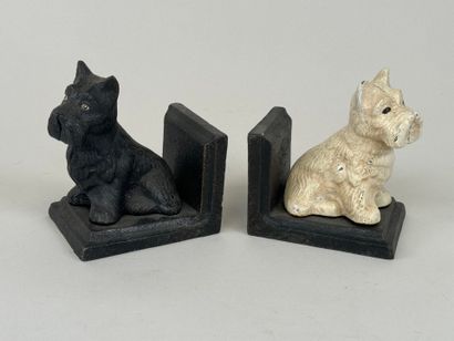 Pair of metal bookends decorated with 