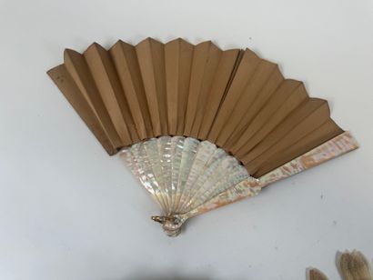 CHINA, Canton.
16-strand lacquer fan with...