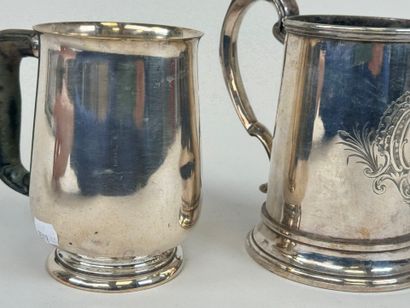 G. R COLL... & Co.
Silver-plated mug decorated...