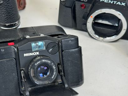 Lot of cameras including :
- PENTACON.
-...
