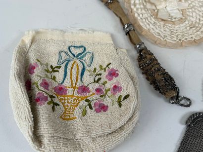 Lot comprising small bags, avaricious purses...