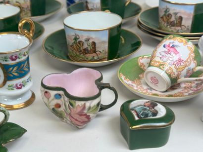 Lot of polychrome porcelain tases decorated...