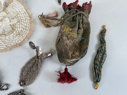 Lot comprising small bags, avaricious purses...