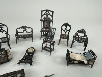 S.R. France.
Miniature dolls' furniture in...