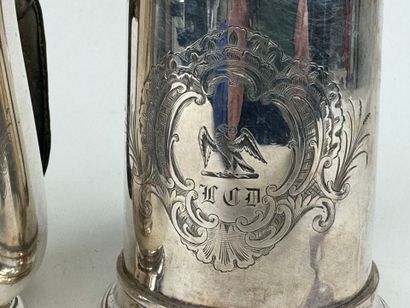 G. R COLL... & Co.
Silver-plated mug decorated...