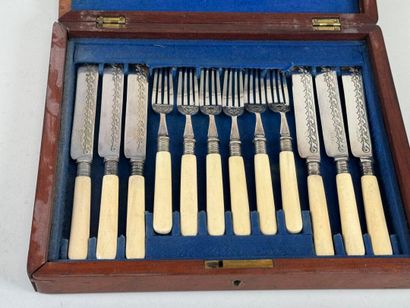 Six fish cutlery sets in silver-plated metal...