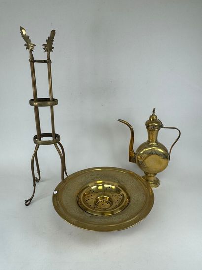 North Africa.
Ewer and basin in chased copper.
Copper...