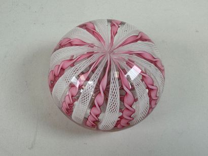 MURANO, 20th century.
Sulfide ball in colored...