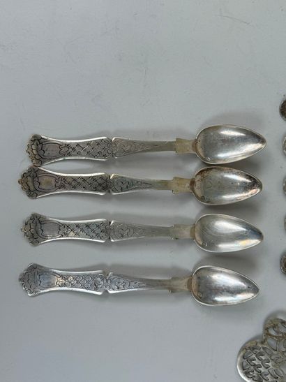 Silver lot, 800 mil. comprising :
- five...