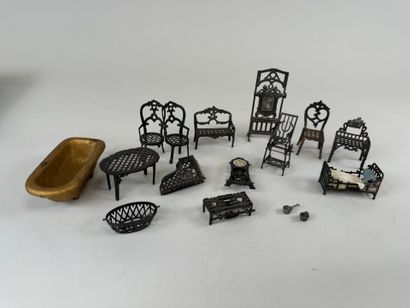S.R. France.
Miniature dolls' furniture in...