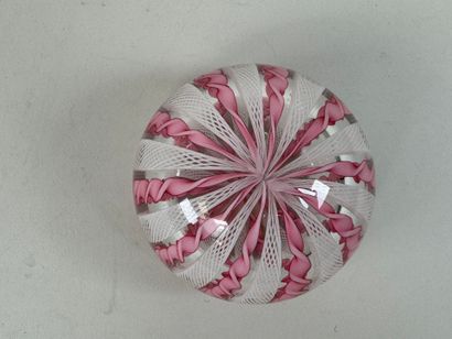 MURANO, 20th century.
Sulfide ball in colored...