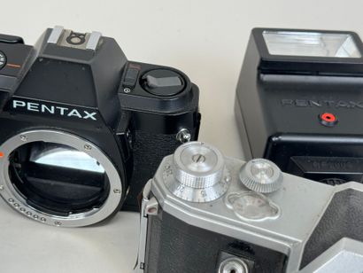 Lot of cameras including :
- PENTACON.
-...