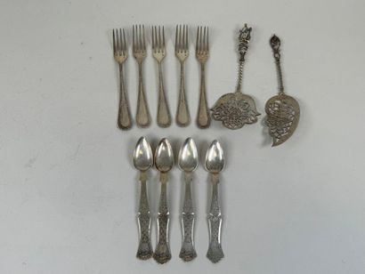 Silver lot, 800 mil. comprising :
- five...
