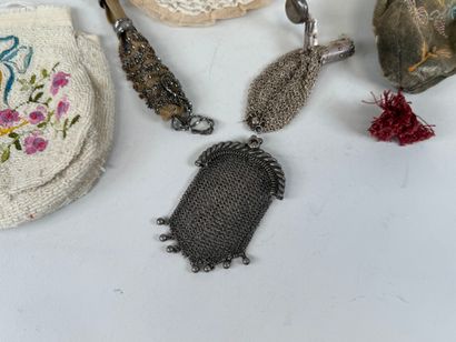 Lot comprising small bags, avaricious purses...
