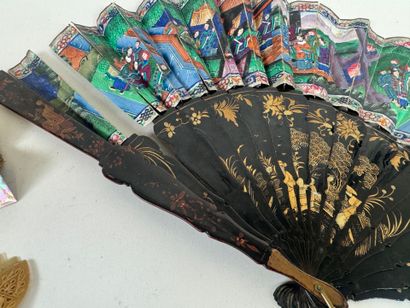 CHINA, Canton.
16-strand lacquer fan with...