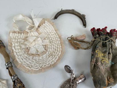 Lot comprising small bags, avaricious purses...