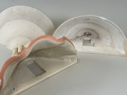 Pair of sconces in plaster.
20 x 39.5 x 20...