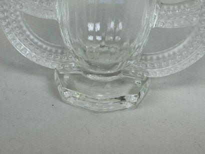 VERLYS, FRANCE.
Vase en verre fuselé, les...