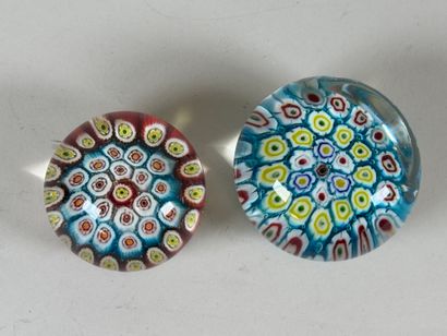 Lot de deux boules sulfure presse-papier...
