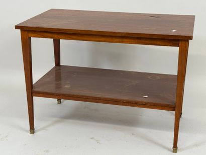 Petite table basse rectangulaire en bois...