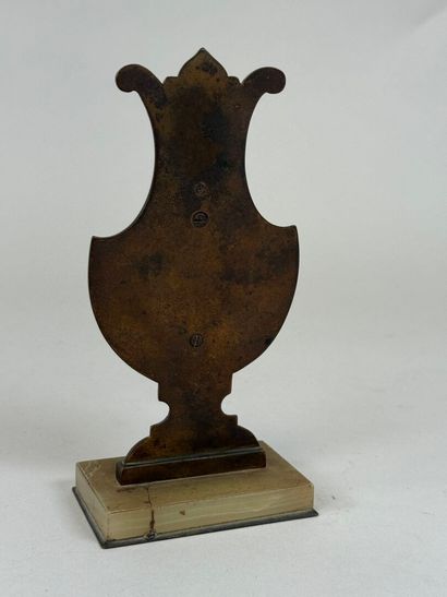 Porte-montre en forme de lyre en bronze ciselé...