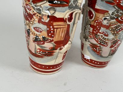 ASIE, XXe.
Paire de vases en porcelaine à...