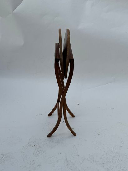 Petit guéridon circulaire pliant en bois...