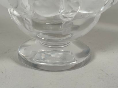 LALIQUE, DAMPIERRE model.
Translucent pressed...
