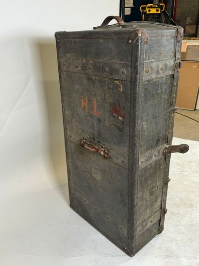 YALE & TOWENMPO... USA.
Important cabin trunk...