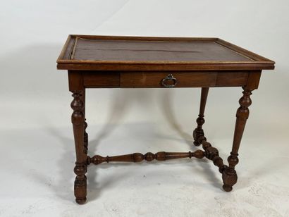 Table cabaret en bois tourné, ouvrant par...