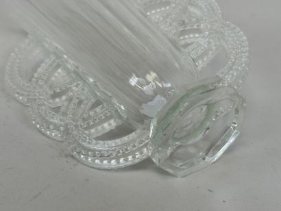 VERLYS, FRANCE.
Vase en verre fuselé, les...