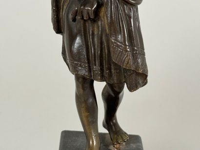 20th century school.
Antique figure.
Bronze...