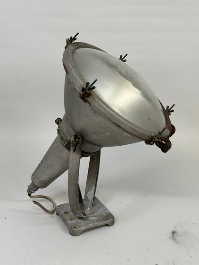 Cie des lampes, MAZDA, PARIS.
Important projecteur...