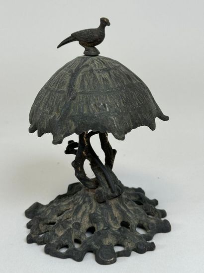 École XXe.
Sonnette de table en bronze, la...