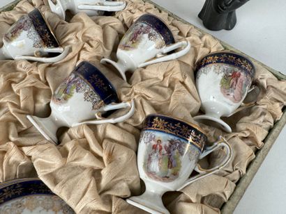 Ensemble de six tasses et sous-tasses en...
