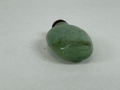 CHINE, XXe.
Tabatière en pierre colorée à...