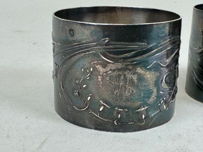 Trois ronds de serviette en argent, poinçon...