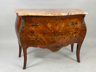 Curved chest of drawers in wood and veneer,...