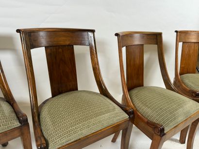 Série de 4 chaises gondole en bois naturel...